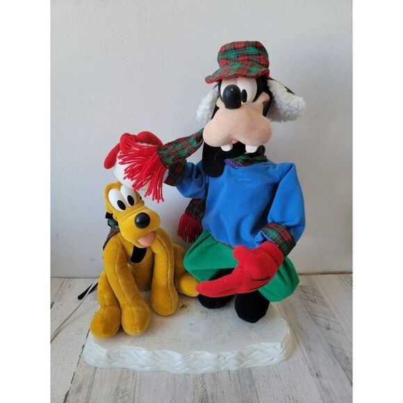 Santa's best goofy Pluto snowball fight animated motionette Xmas decor - Picture 5 of 16